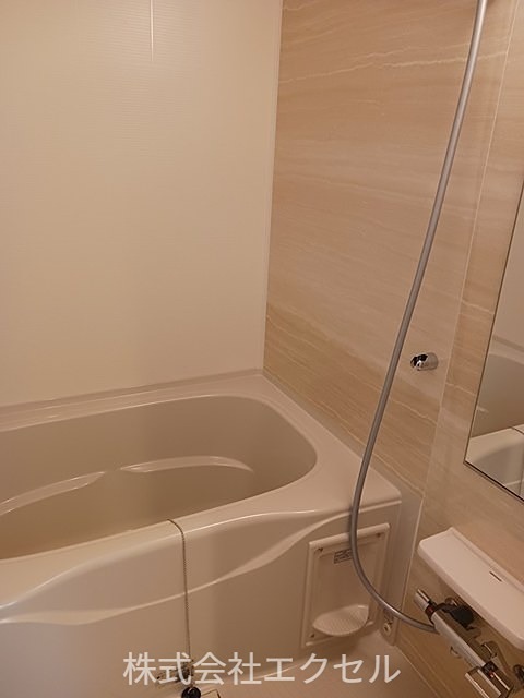 バス・シャワールーム　追い焚き・浴室乾燥付きです。