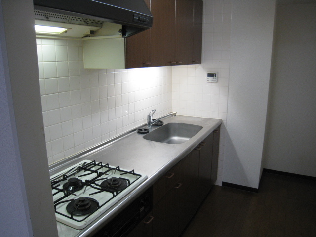 キッチン　経済的な都市ガスのシステムキッチン※同タイプ参考写真