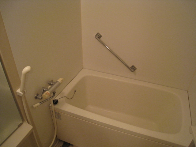 バス・シャワールーム　バスルーム※同タイプ参考写真