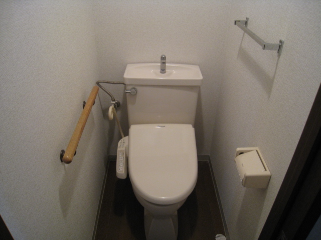 トイレ　洗浄機能付きトイレ※同タイプ参考写真