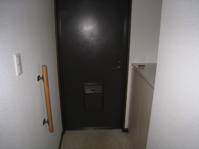 玄関　玄関※同タイプ参考写真