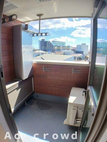 バルコニー　陽当たり良好なバルコニーです