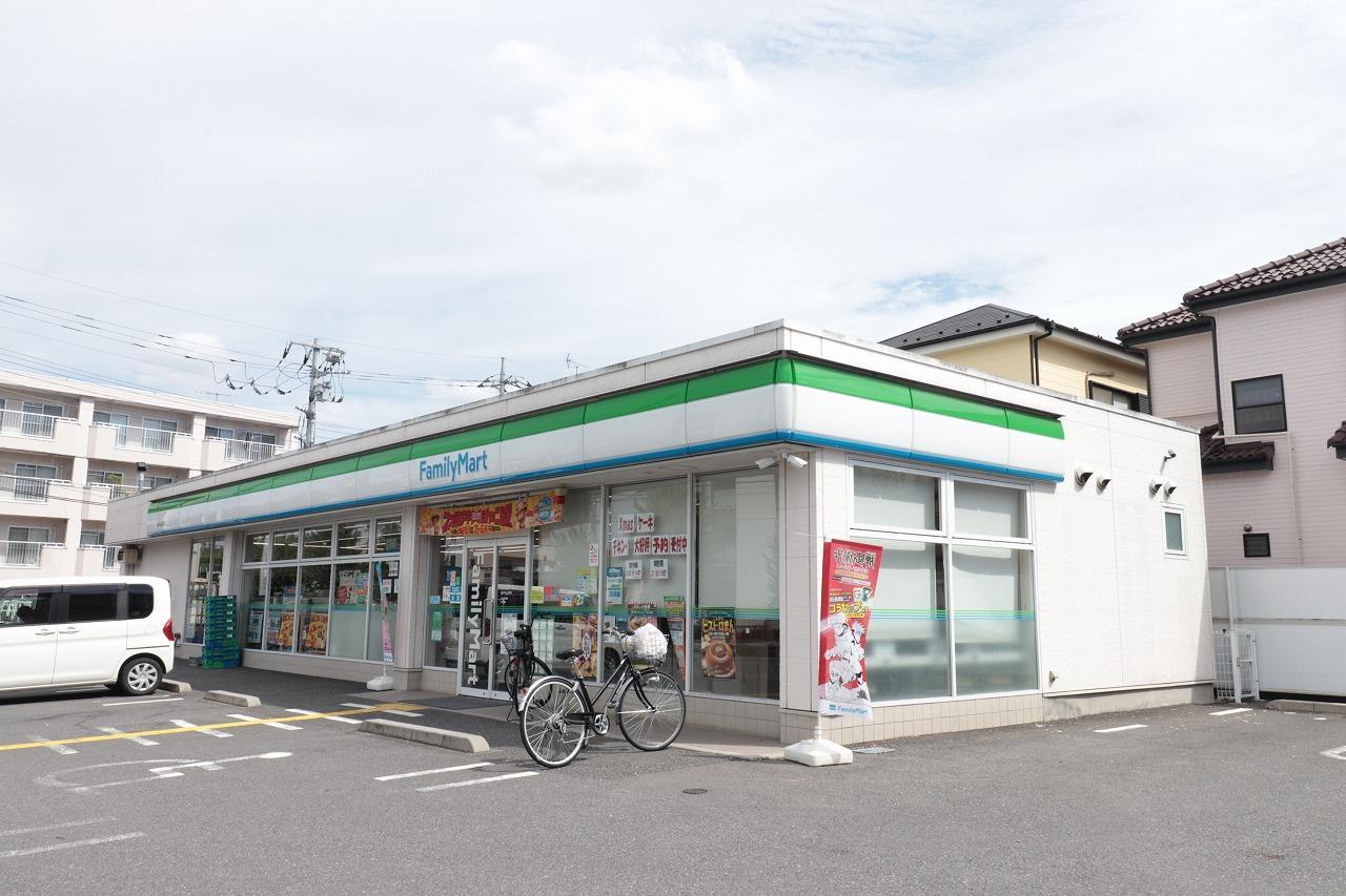 コンビニ　ファミリーマート坂戸花影町店（コンビニ）まで329m