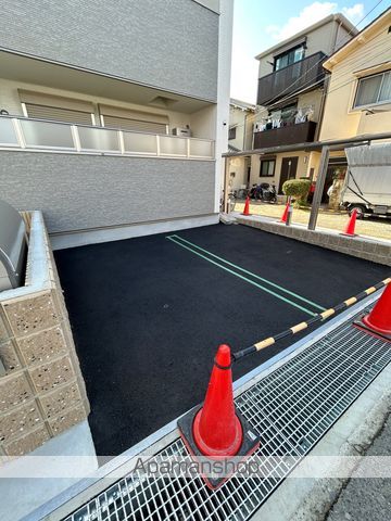 駐車場　駐車場