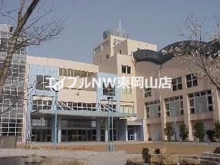 小学校　岡山市立操明小学校（小学校）まで708m