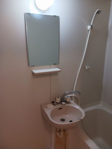 洗面設備　ゆったりとスペースのある洗面所