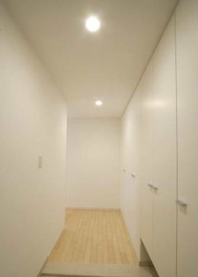 玄関　※別部屋の参考写真です。