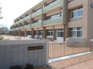 小学校　長坂小学校（小学校）まで1242m