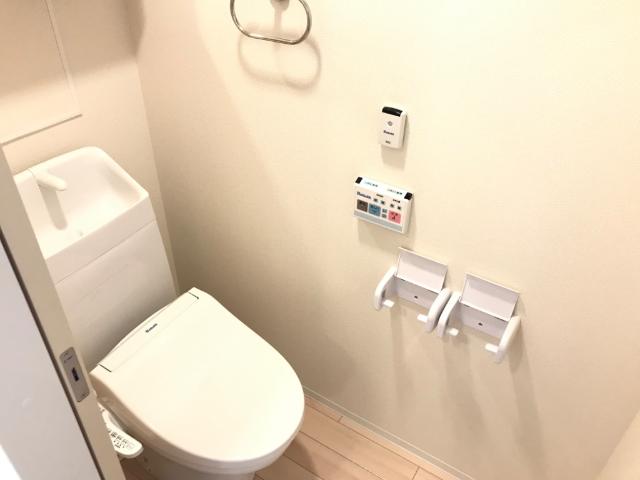 トイレ　シャワー付トイレ