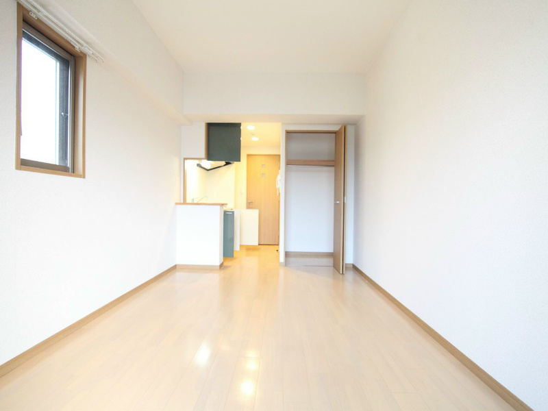 その他　洋室10帖　クローゼット付（収納充実してます）