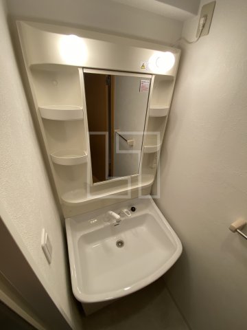 洗面設備　アーデンタワー靭公園　独立洗面化粧台