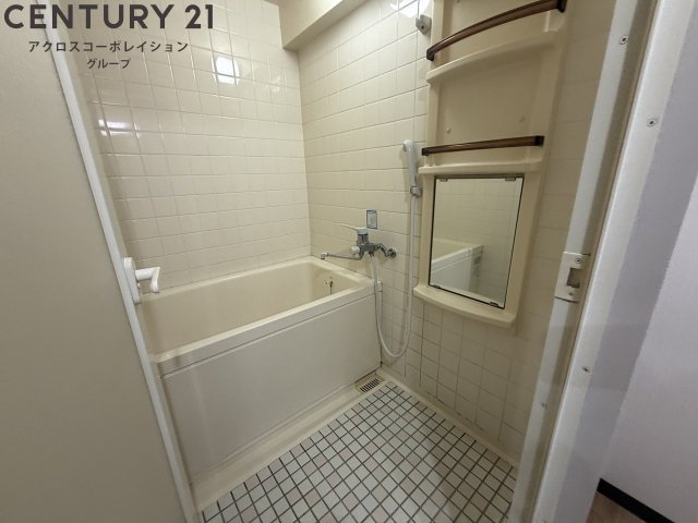 バス・シャワールーム　鏡有