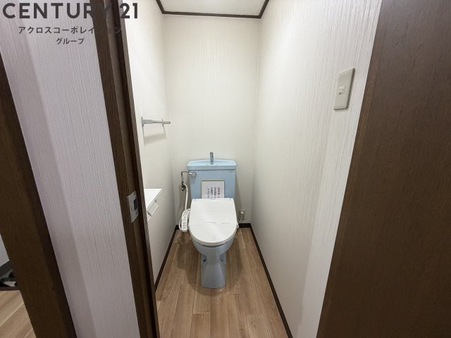 トイレ　温水洗浄便座