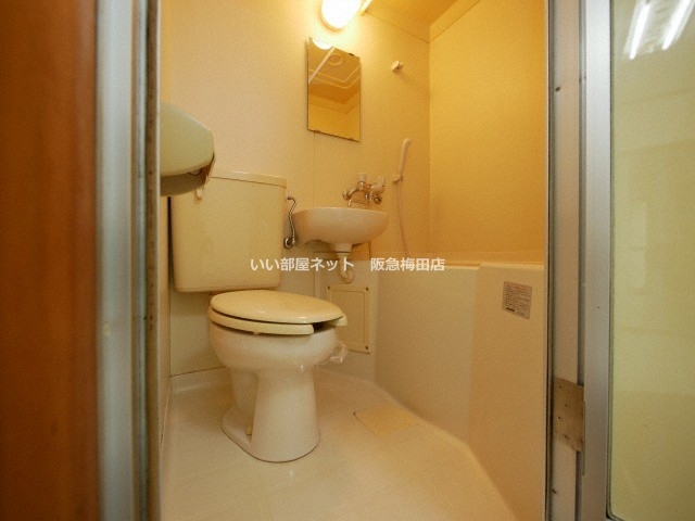 バス・シャワールーム　画像と現状が異なる場合は現状優先となります。