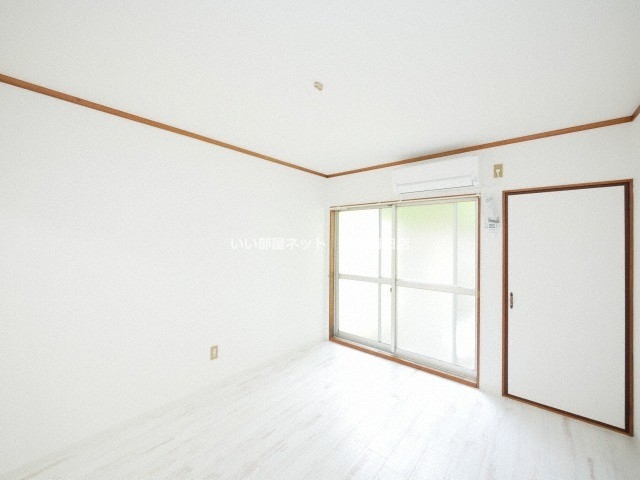 居室・リビング　画像と現状が異なる場合は現状優先となります。