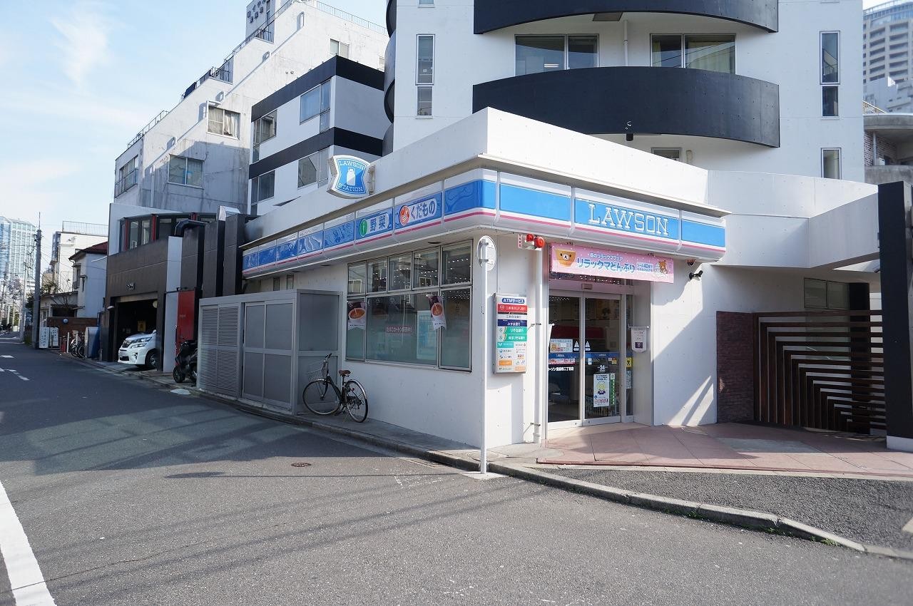 コンビニ　ローソン 東麻布二丁目店（コンビニ）まで208m