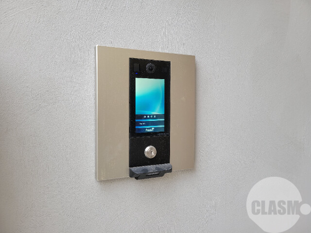 エントランス　オートロック、防犯カメラあり♪