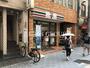 コンビニ　セブンイレブン神田駅西口通り店（コンビニ）まで122m
