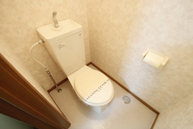 トイレ　別号室の写真です