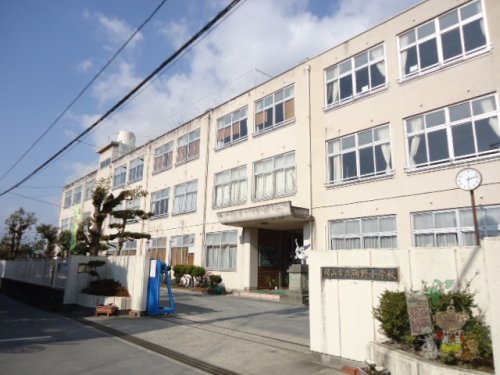 小学校　岡山市立御野小学校（小学校）まで573m