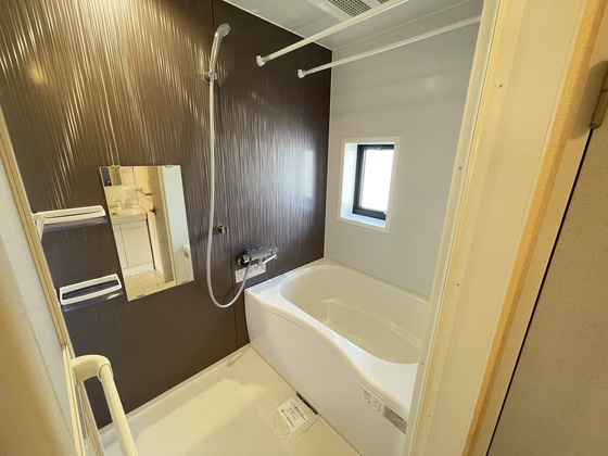 バス・シャワールーム　※別部屋の写真です