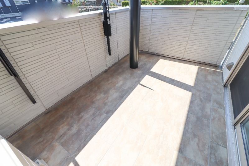 バルコニー　図面と現状に相違がある場合には現状を優先