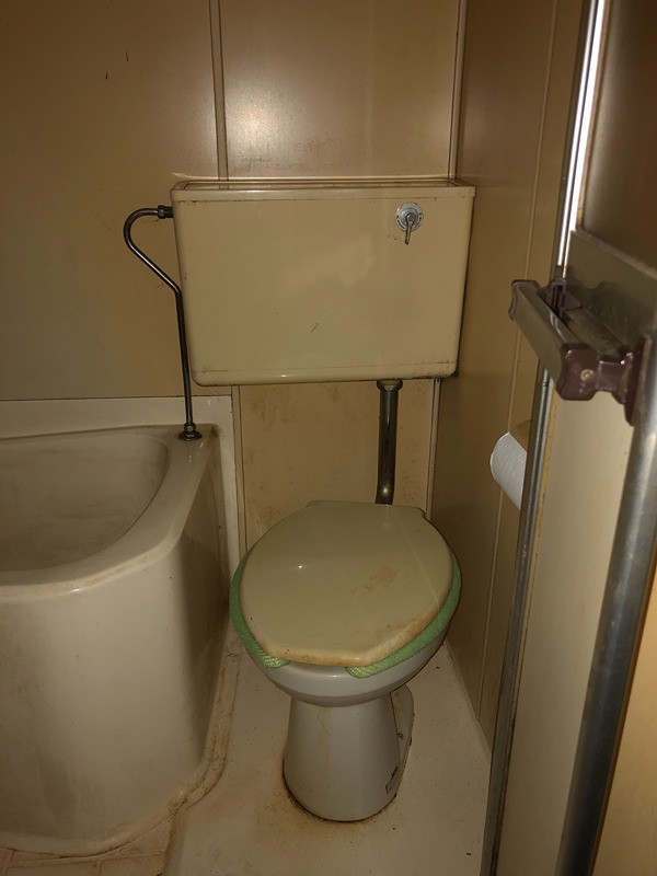 トイレ　別部屋参考