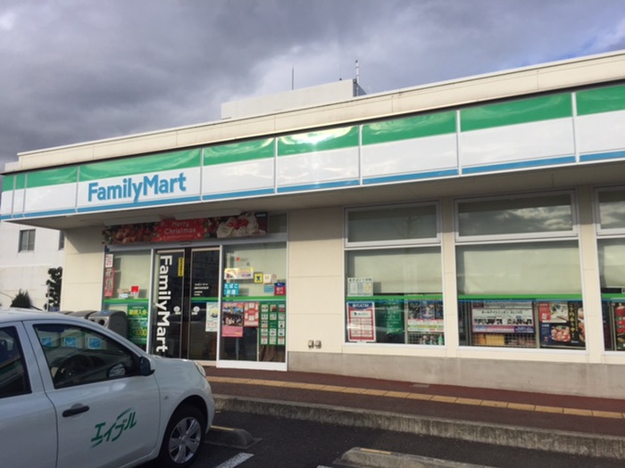 コンビニ　ファミリーマート 秦野市役所前店（コンビニ）まで167m