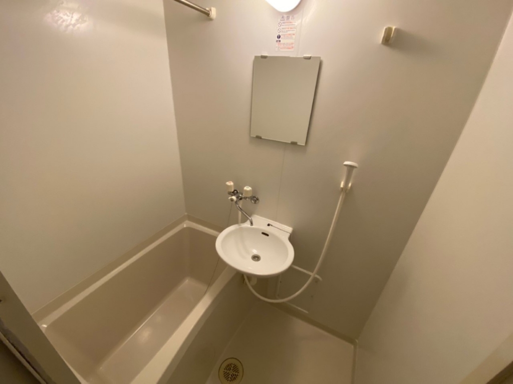 バス・シャワールーム　画像が反転している場合があります。