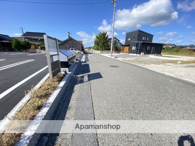 その他　前面道路（その他）まで0m