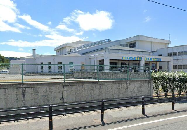 小学校　東根市立東根中部小学校（小学校）まで159m