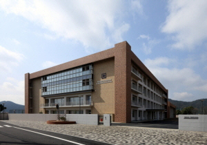 中学校　西脇南中学校（中学校）まで1018m