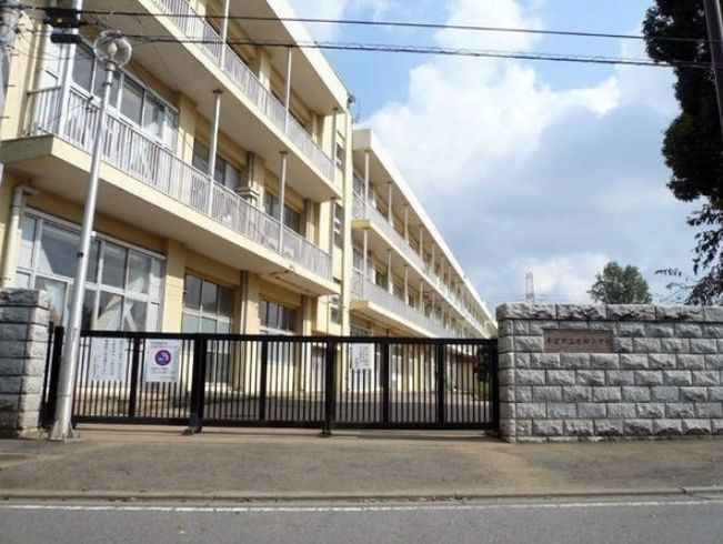 小学校　千葉市立 誉田小学校（小学校）まで788m