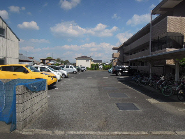 駐車場　駐車場