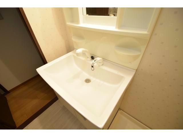 洗面設備　他号室の写真になります。