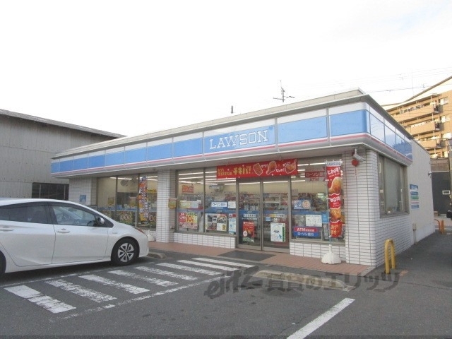 コンビニ　ローソン向日市上植野店（コンビニ）まで150m