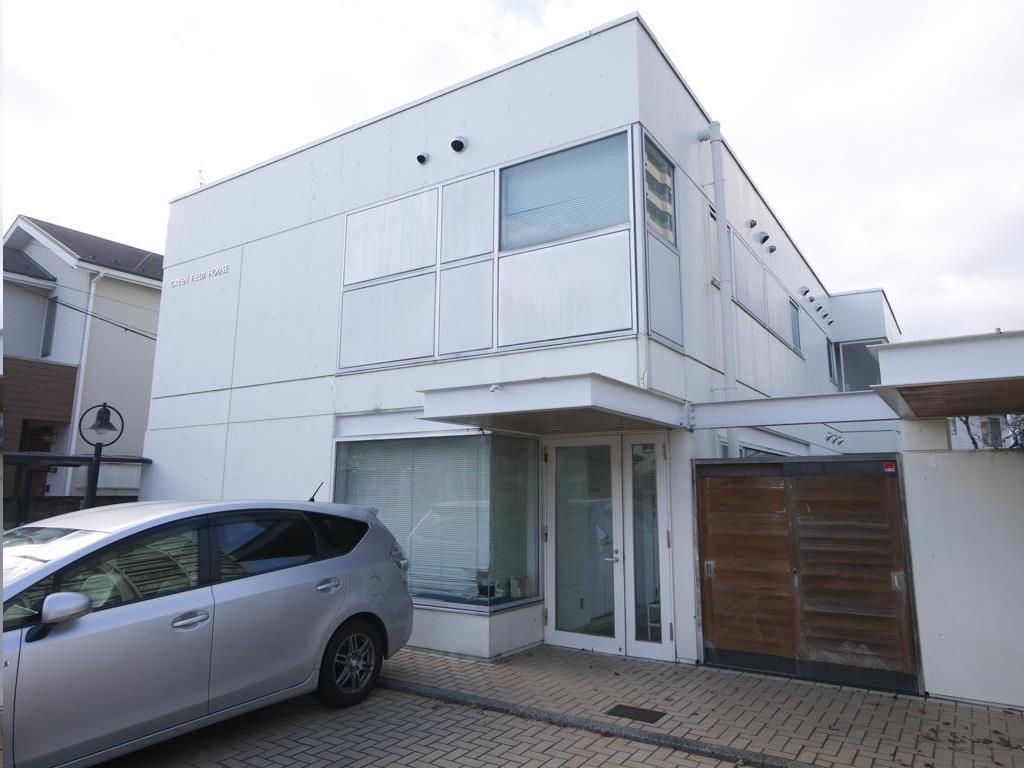 建物外観　「グリーンフィールドハウス」外観写真