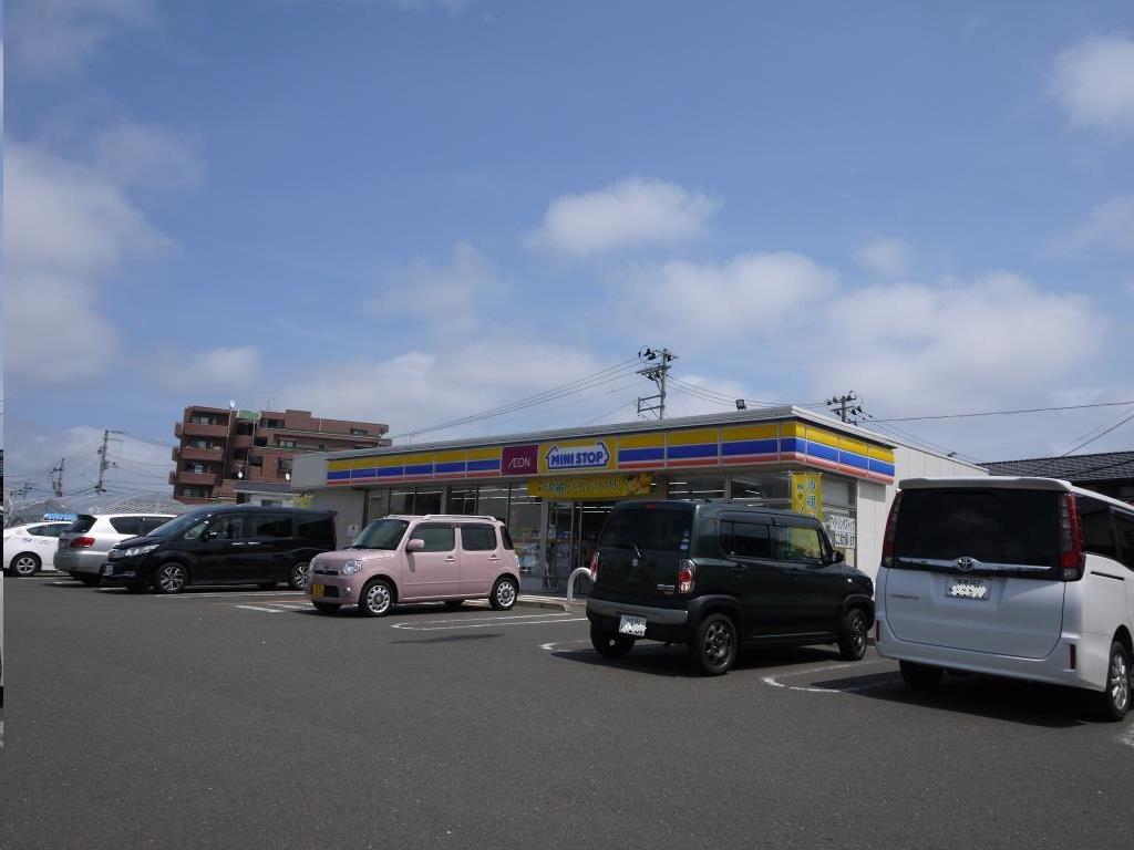 コンビニ　ミニストップ仙台富沢西店（コンビニ）まで652m