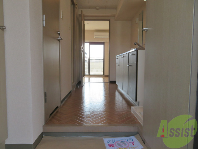 玄関　玄関からの様子を撮影してみました。動線になります。