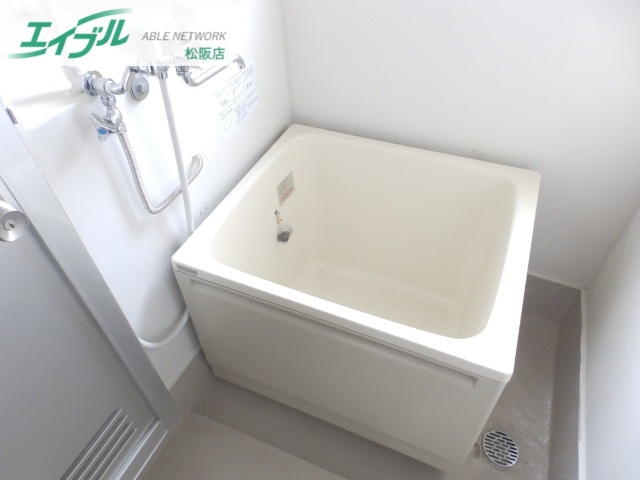 バス・シャワールーム　同物件別部屋のお写真です。