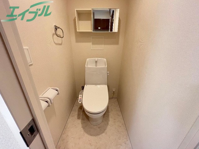 トイレ　同型参考写真