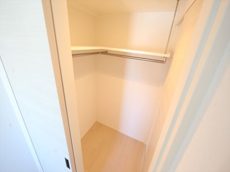収納　ウォークスルークローゼット（収納充実してます）