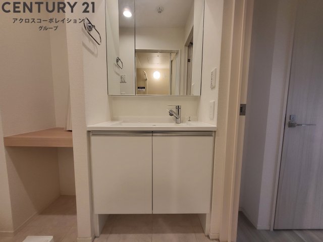 洗面設備　室内に洗濯機置き場があります