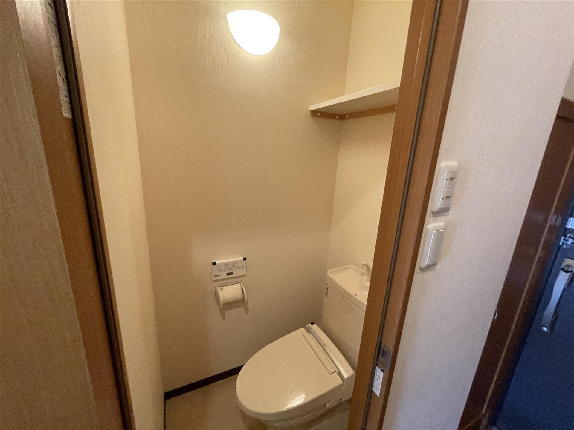 トイレ　トイレ