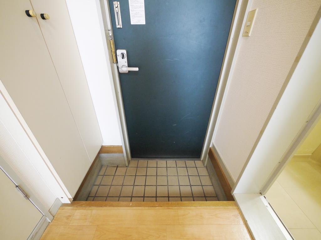 ロイヤルパレス青山の玄関写真