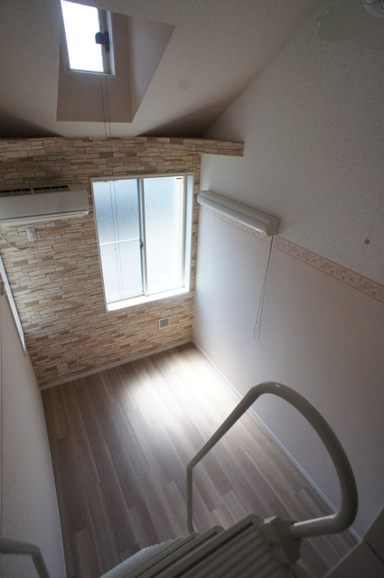 居室・リビング　南向きで日当たり良好なお部屋！暖かな日差しが入ります♪