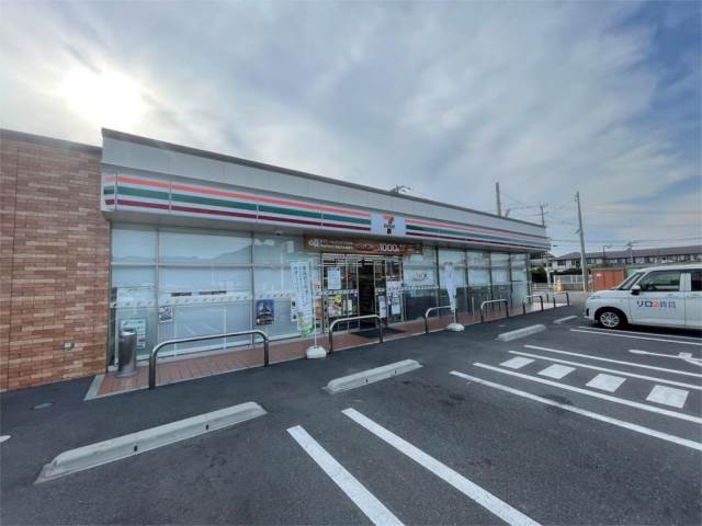 コンビニ　セブンイレブン 八幡楠橋南1丁目店（コンビニ）まで1769m