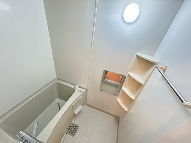 バス・シャワールーム　浴槽