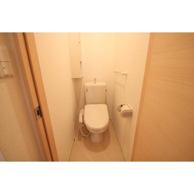 トイレ　温水洗浄便座