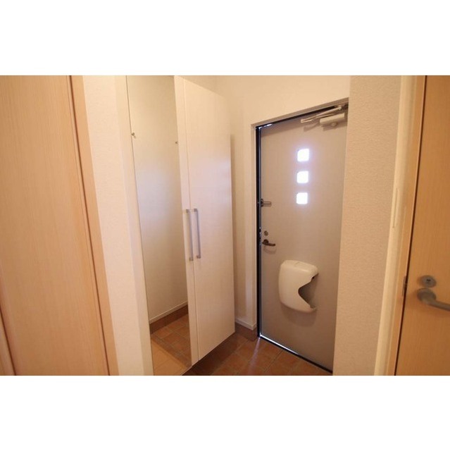 玄関　鏡付き靴箱　外出前に要チェック